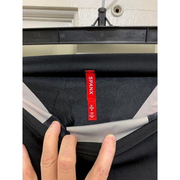 Spanx Women's Oncore High-Waisted Briefs Shapewear Slimming Small New - Picture 3 of 7